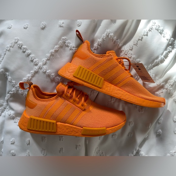Bright Orange Adidas NMD R1 Shoes-8.5 NWT - Picture 2 of 5